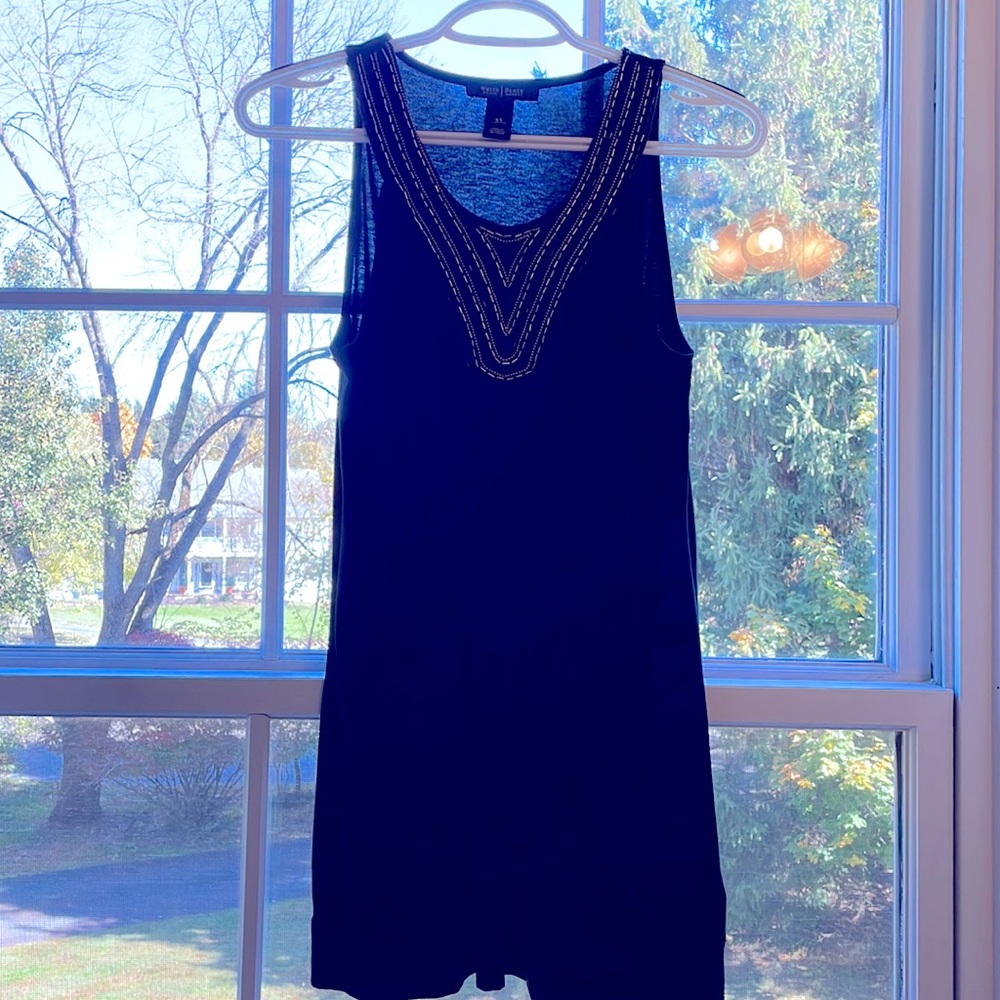 White House black market black sleeveless tunic size xs